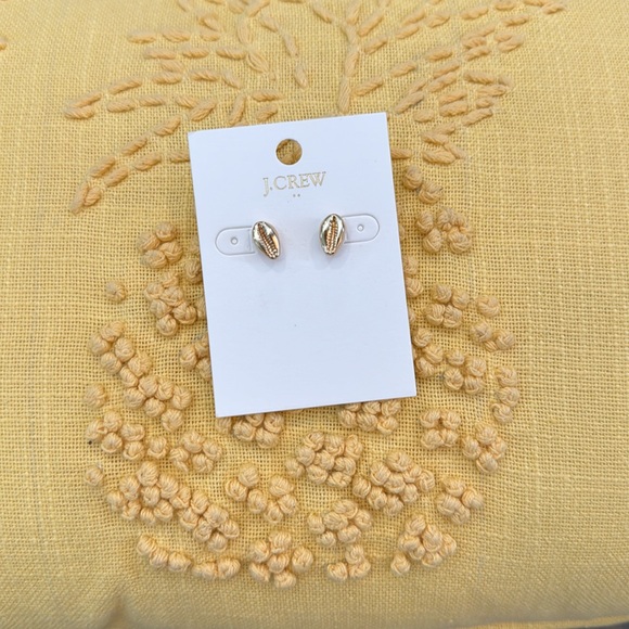 JCREW Shell Earrings Gold Studs Set Coastal Grandma Beach Seashell NWT - Picture 3 of 4